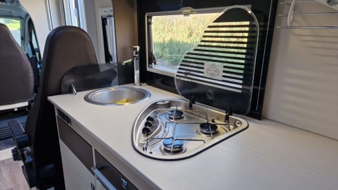 Holiday Hopper – 4p Challenger integrated uit 2018