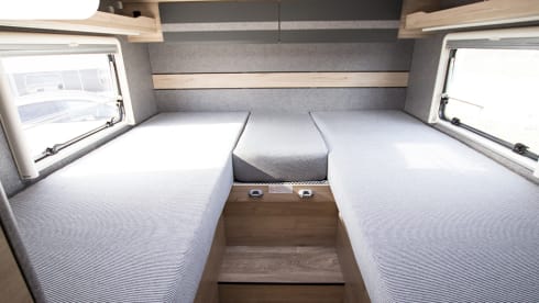 Just GO – Dethleffs Just GO 4-seater semi-integrated camper