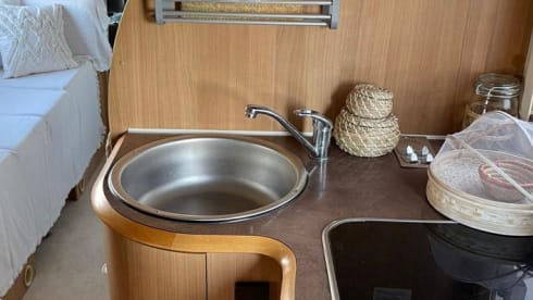 Onze supergezellige camper! – Nice spacious 6 person Ford Rimor 678