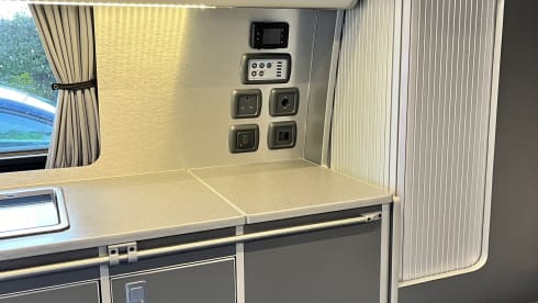 Winston – 4 berth Volkswagen Campervan from 2016