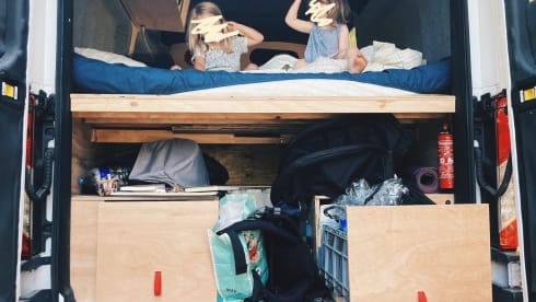 ons busje – 2p Ford bus uit 2015