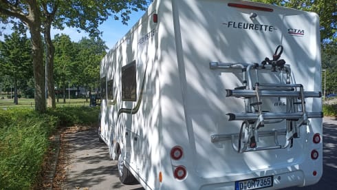 Fleurette Magisten 73LJF with bathroom in the back