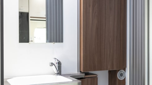 Pilote P650C – Camper per 2-3 persone molto lussuoso e completamente attrezzato.