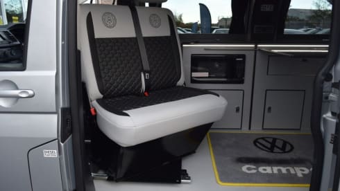 4 berth Volkswagen bus from 2018