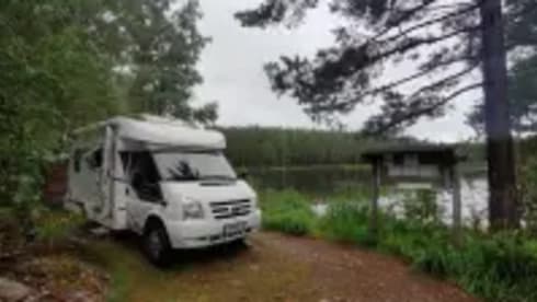 Rollcasa – Semi-integrated motorhome