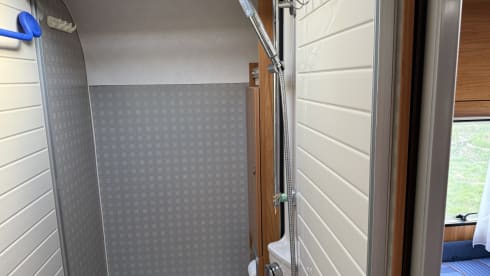Compact 3P semi-integrated, length bed and free km!