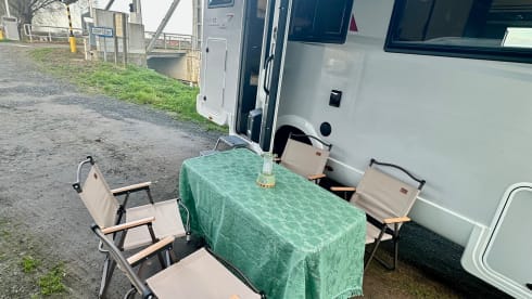 Mobilhome Op Sjok – Familievriendelijke Mobilhome – RollerTeam 274 TL Ruim Comfortabel (4p)