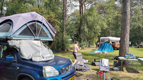 Nico – Adventurous camping in our Nissan X-Trail 4WD with roof tent