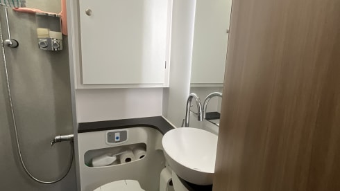 Bailey – Bailey semi-integrato a 6 posti letto, costruito nel 2019.