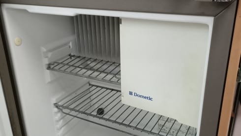 ☀️ 4-person bus camper with fixed bed, awning & solar panel – also for sale!