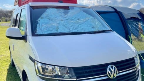 Ronnie – VW T6 Ready for your perfect stayaway