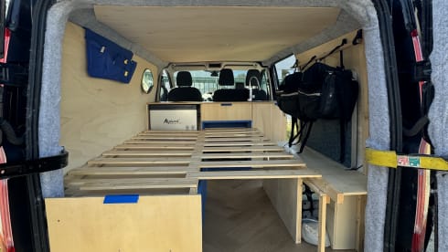 Blue Betty – 2p Ford bus from 2015