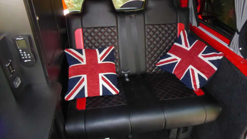 Tom – Ford Transit Custom High Top. Isle of Wight