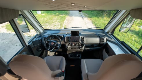 Spacious 5pers. family camper from 2024