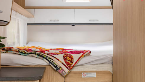 Almost new compact Sunlight (Hymer) type V66 with complete inventory