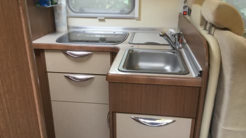 Luxurious spacious Burstner with 2 twin beds