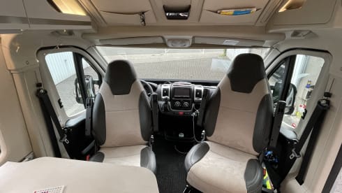 Challenger V217 Premium Edition