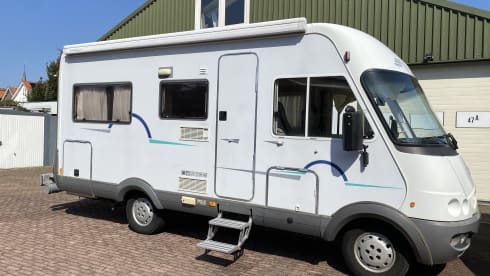 4p Hymer integrated uit 1998
