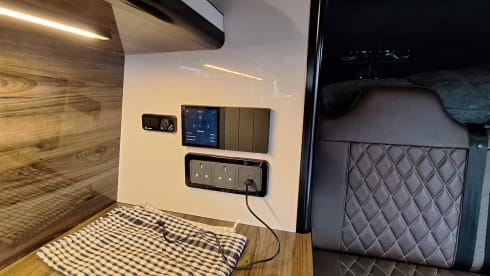 Danny Devito – 4 berth Mercedes-Benz campervan