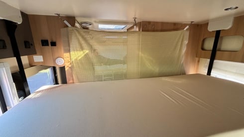 Compact luxury 4 pers. camper 2021 with lots of living space. Euro6 / 140hp 