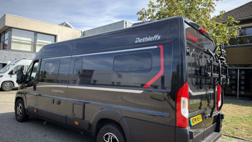 Making Memories 13 – 2025 Dethleffs Globetrail met Automaat en Dakairco. Elegant en Betrouwbaar