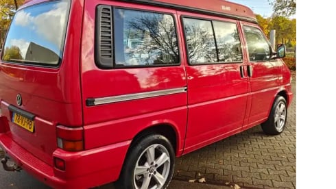 elmo – 4p Volkswagen bus from 1999