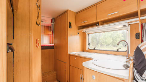 Alcôve Hymer 4 personnes de 2006