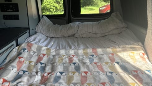 Volkswagen campervan met 4 slaapplaatsen, bouwjaar 2021.