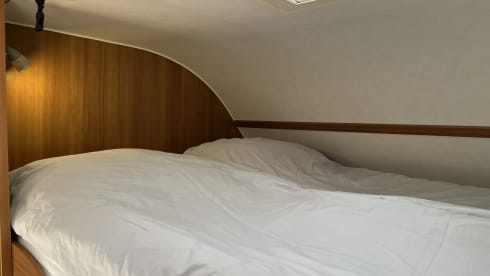 Memo – 6 person Carado alcove camper
