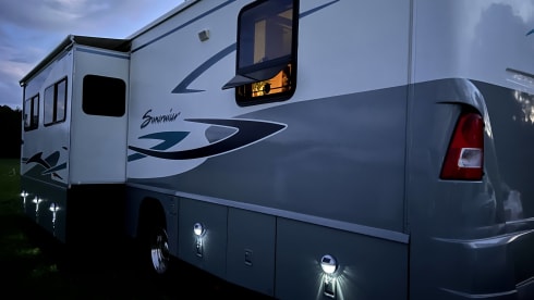 Winnebago Itasca Suncruiser 6 berth (4 seat belts)