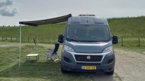 Road Camp – Neat "Feel Free" Pössl camper van from 2018