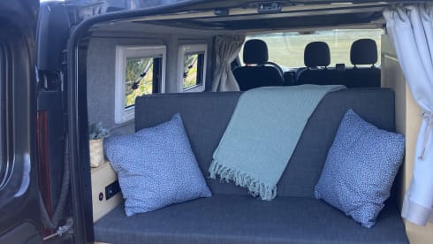 Matty – Matty camper super bus to go on an adventure!