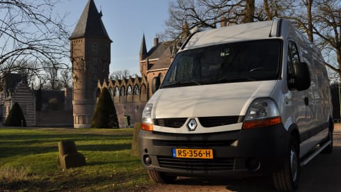 Fully equipped 2-person Renault camper van with bed up to 175 x 205 cm
