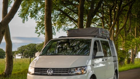 Nevis – Camper Volkswagen a 5 posti letto del 2018