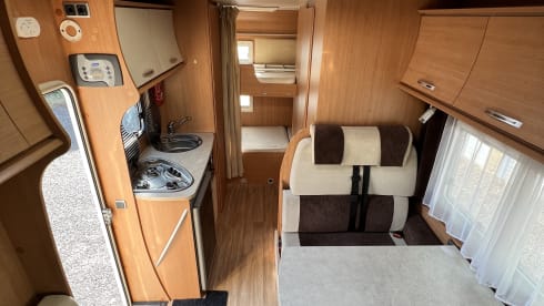 Flash – Chausson Flash 03 Motorhome - 6 birth