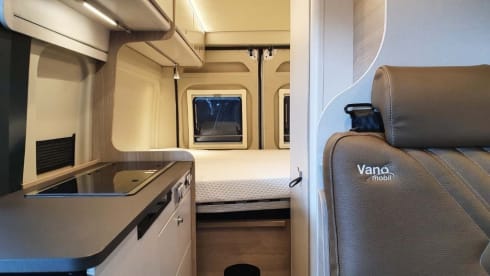 Manoeuvrable camper with 4 sleeping places - Burstner Campeo Roadrunnen C600
