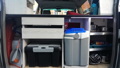 Kiwi  – Unique Japanese 4X4 Campervan