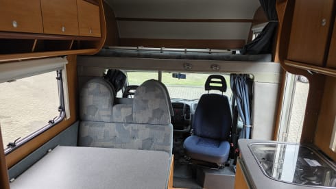 6p Dethleffs alcove uit 2006