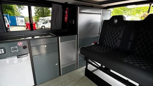 YR72XCE NOMAD –  4 Berth Nomad Camper Romford -Romford