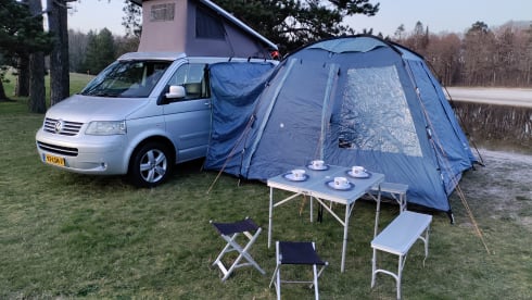 Volkswagen Multivan Camper 4 Person