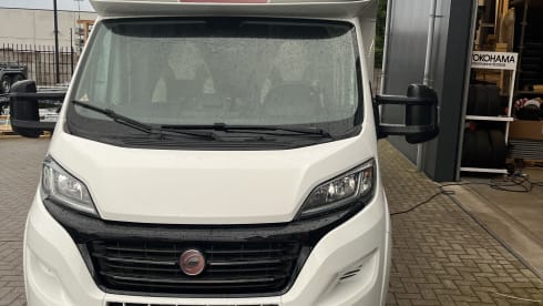 5p Challenger semi-integrated uit 2016