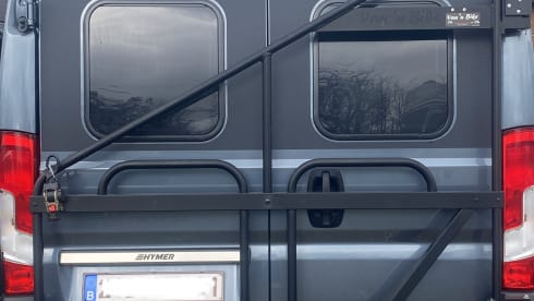 Hymer Ayers Rock 2022 with sleeping roof for 2 or 4 people