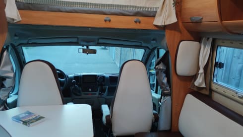 Adriaatje – 6p Adria alcove camper from 2008 The ideal family camper