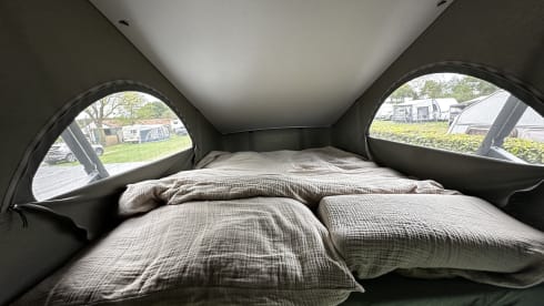 Compleet uitgerust met keuken, bustent & fietsenrek – 4p Volkswagen campervan from 2015
