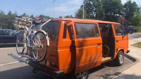 Besje – Cozy 2p Volkswagen T3 bus 'Besje' from 1981