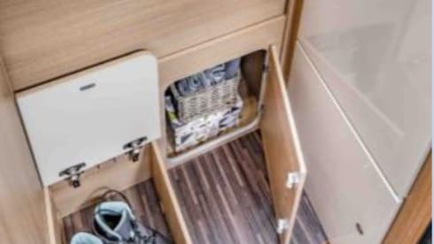 2p McLouis semi-integrated uit 2022