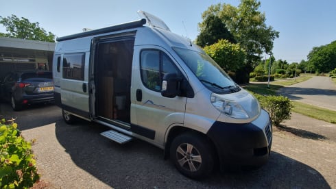 Isriya Camper verhuur door Takky – 2p Pössl bus from 2008