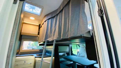 Spacious camper from 2021, ideal for a family or couple