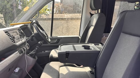 Big Easy – Stunning 4 Berth Custom VW Crafter (2024)