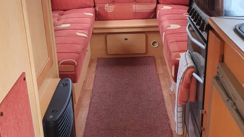 Anglesey Motorhome – Eldis Autoquest 140 4 Berth Motorhome